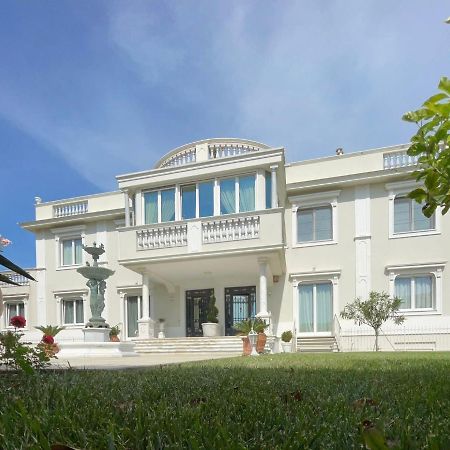 Villa Bianca A Few Steps By The Sea With Exclusive Garden & Jacuzzi Livorno Exterior photo