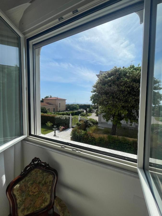 Villa Bianca A Few Steps By The Sea With Exclusive Garden & Jacuzzi Livorno Exterior photo